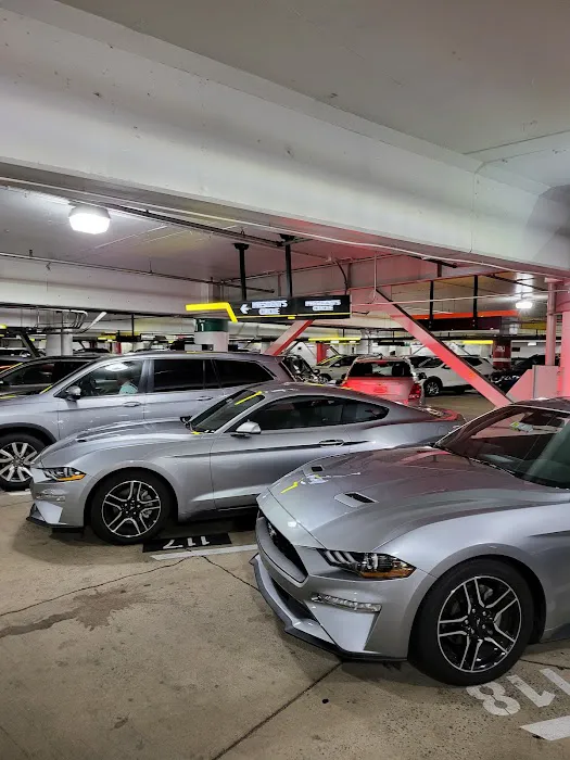 Hertz Car Rental - Washington Dc - Ronald Reagan Washington National Airport (DCA) Picture 6
