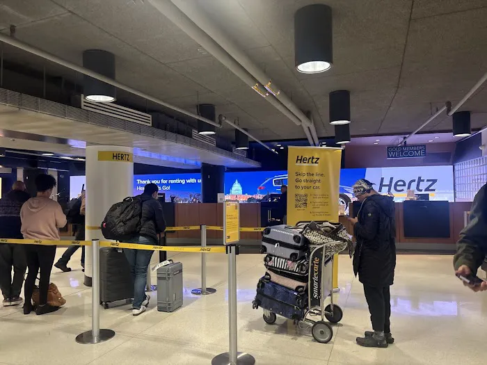 Hertz Car Rental - Washington Dc - Ronald Reagan Washington National Airport (DCA) Picture 2