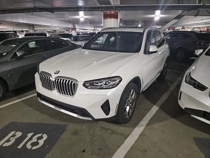 SIXT Rent a Car Washington National Airport Picture 7