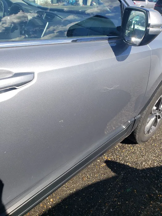 Avis Car Rental Picture 2