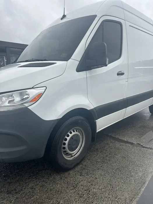 DMV Car Rental Picture 3