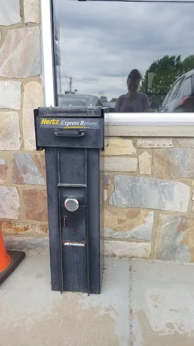 Hertz Car Rental - Fredericksburg - Patriot Highway Picture 10