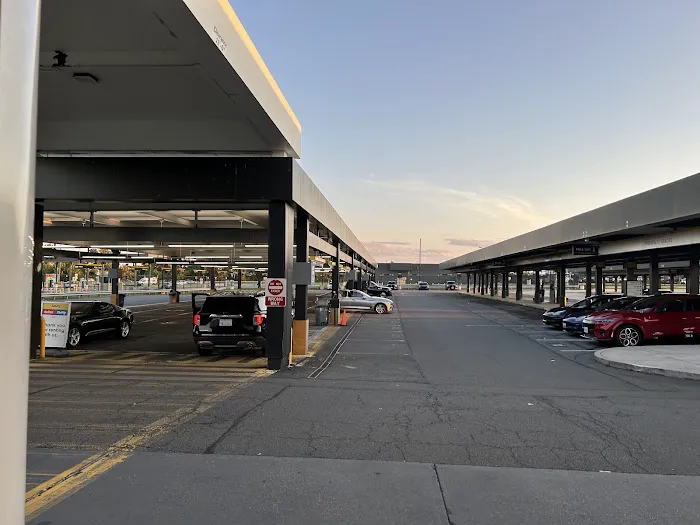 Dollar Car Rental - Washington Dc - Dulles International Airport Picture 2
