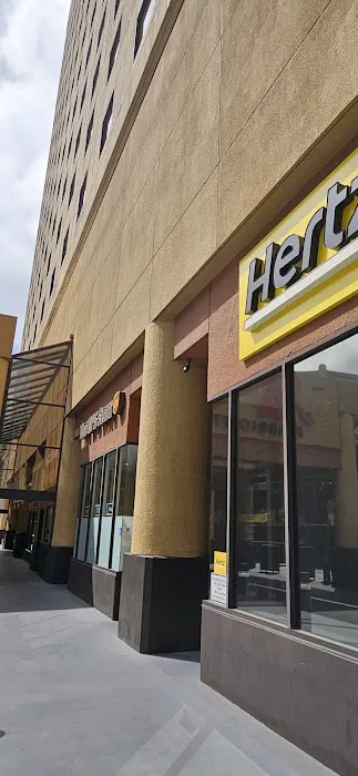 Hertz Car Rental - Oakland - Marriott City Center Picture 4