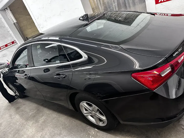 Avis Car Rental Picture 3