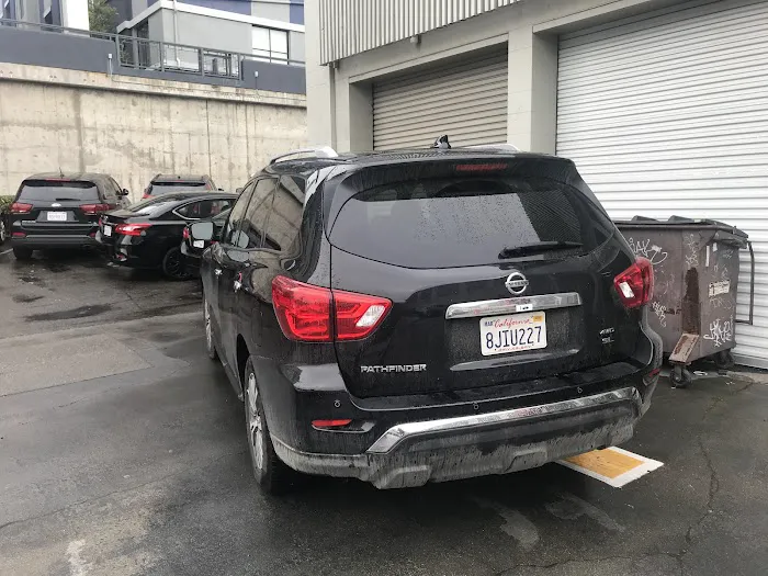 Avis Car Rental Picture 3