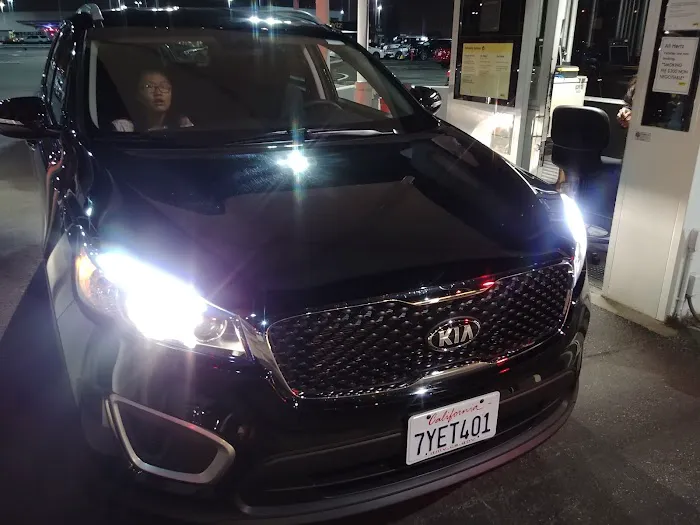 Hertz Car Rental - Oakland - Oakland International Airport (OAK) Picture 10