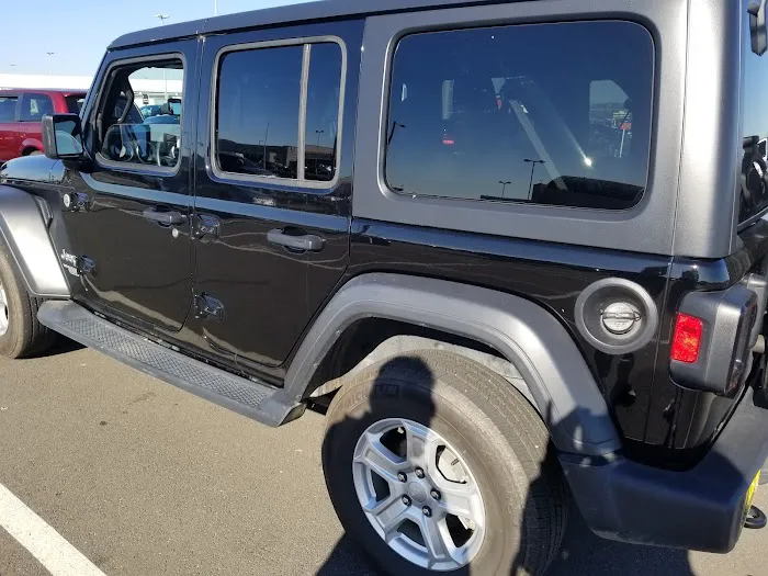Avis Car Rental Picture 1
