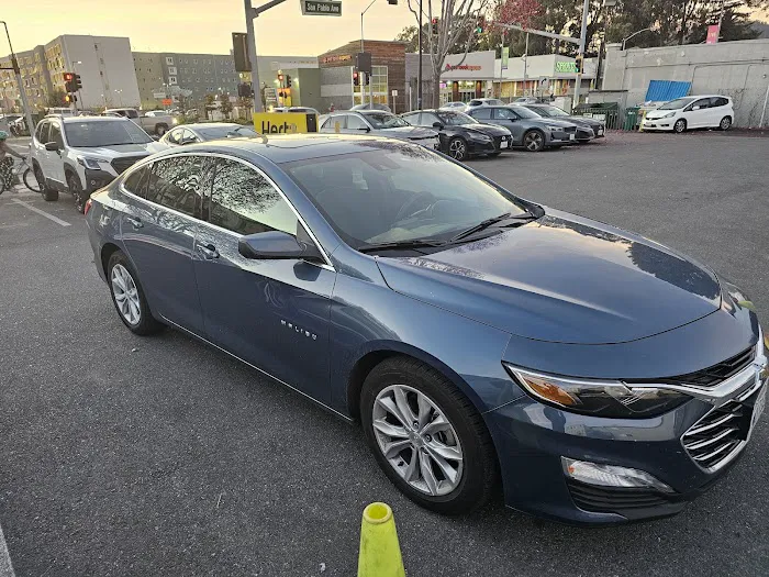 Hertz Car Rental - Albany - San Pablo Avenue Picture 2
