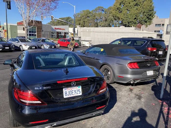Hertz Car Rental - Albany - San Pablo Avenue Picture 10