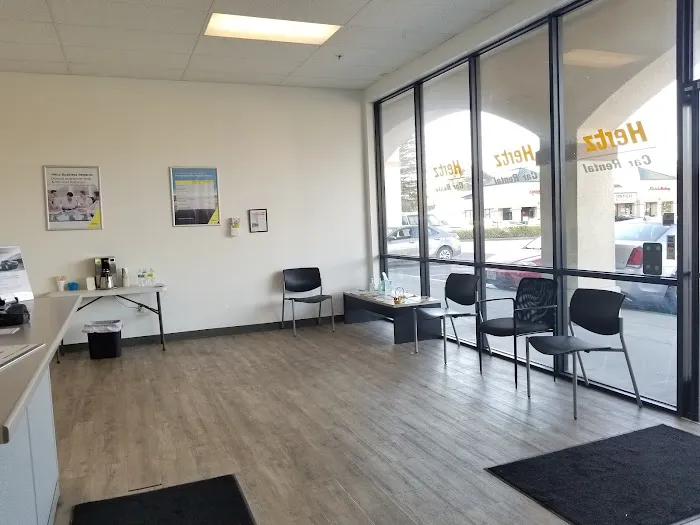 Hertz Car Rental - El Sobrante - San Pablo Dam Road Picture 6