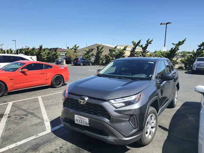 Budget Car Rental Picture 3