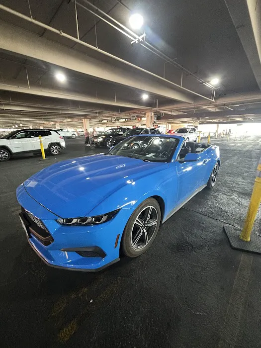 Hertz Car Rental - San Francisco - Beach Street Picture 6