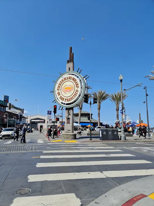 Hertz Car Rental - San Francisco - Beach Street Picture 8