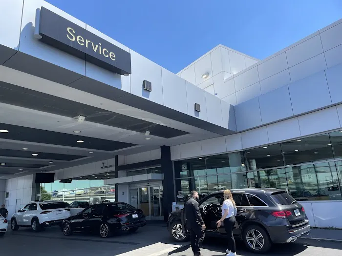 Avis Car Rental Picture 6