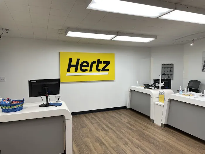 Hertz Car Rental - San Francisco - Mason Street Picture 5