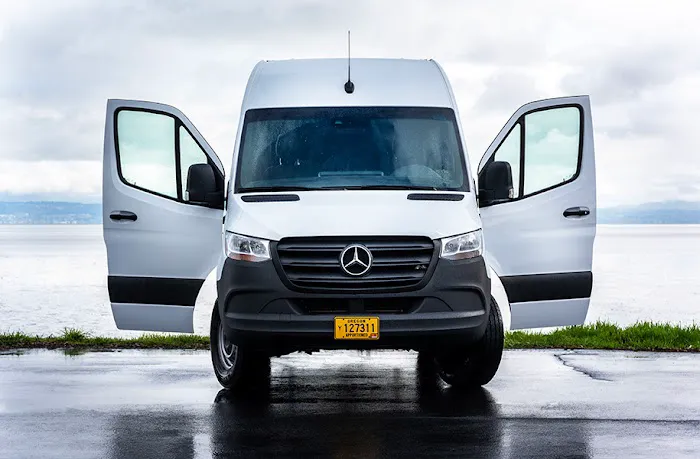 Bandago Van Rental Picture 4