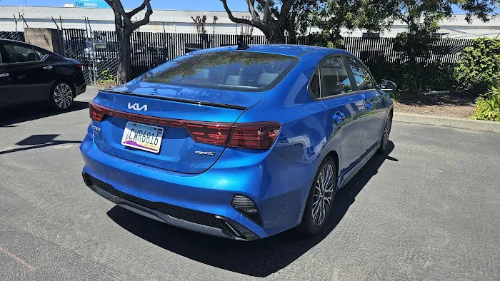 Hertz Car Rental - South San Francisco - South Airport Boulevard Picture 7