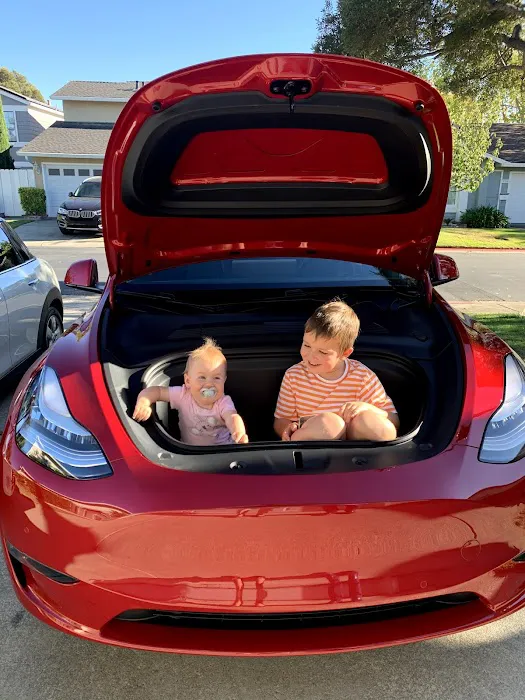 Rent a Tesla Model Y Picture 5