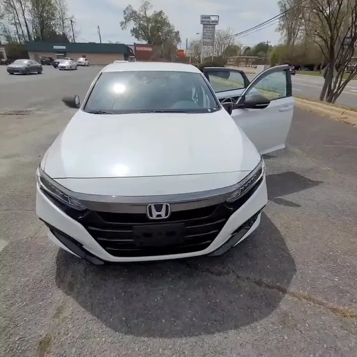Level Up Rent a Car Picture 3