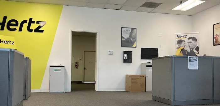Hertz Car Rental - Apex - Laura Duncan Road Picture 7