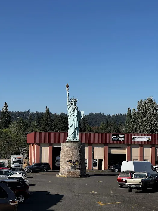Hertz Car Rental - Milwaukie - Southeast Mcloughlin Boulevard Picture 4