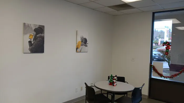 Hertz Car Rental - Milwaukie - Southeast Mcloughlin Boulevard Picture 8
