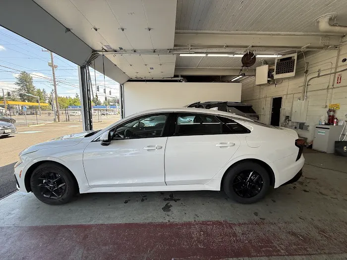 Hertz Car Rental - Portland - South East Stark Street Picture 1