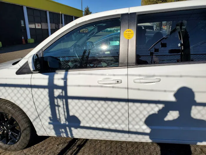 Hertz Car Rental - Portland - South East Stark Street Picture 8