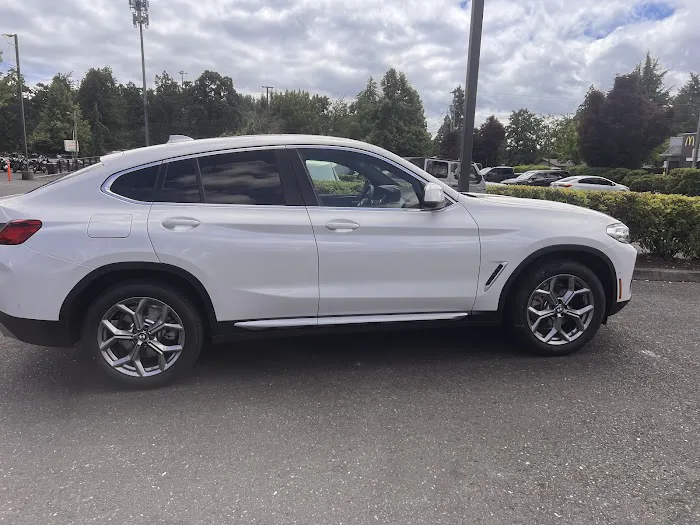 SIXT Rent a Car Portland Int Airport Picture 4