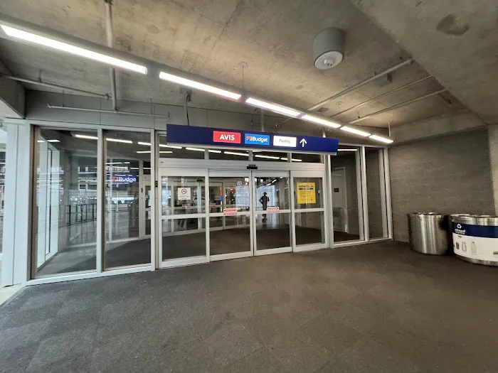 Avis Car Rental Picture 2