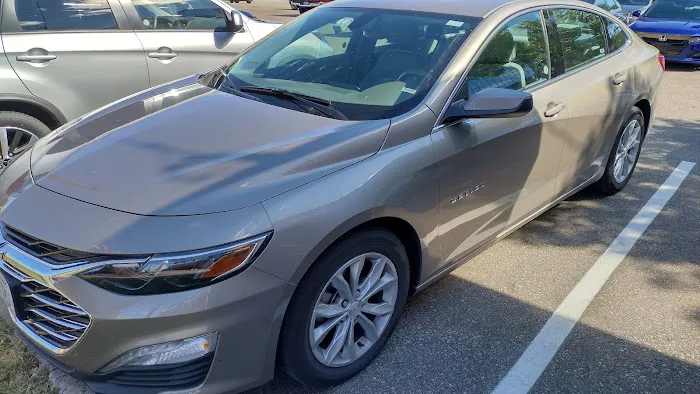 Avis Car Rental Picture 1