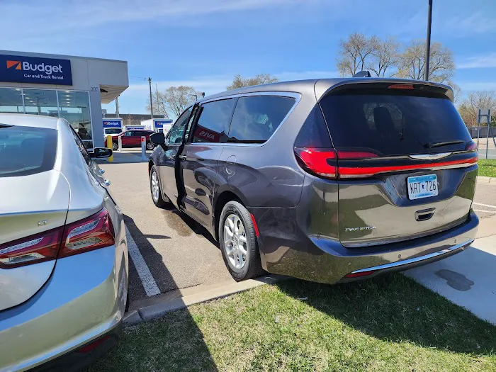 Avis Car Rental Picture 2