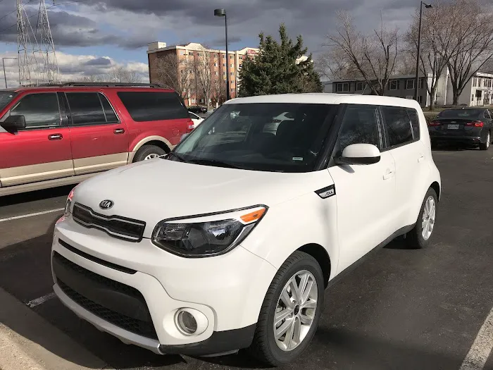 Avis Car Rental Picture 6