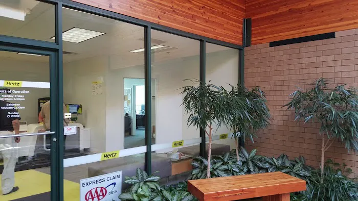 Hertz Car Rental - Bloomington - 2nd Avenue South Picture 3