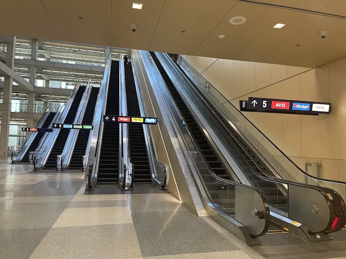 Hertz Car Rental - Saint Paul - Minneapolis-saint Paul International Airport (MSP) Picture 1