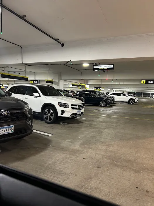 Hertz Car Rental - Saint Paul - Minneapolis-saint Paul International Airport (MSP) Picture 4