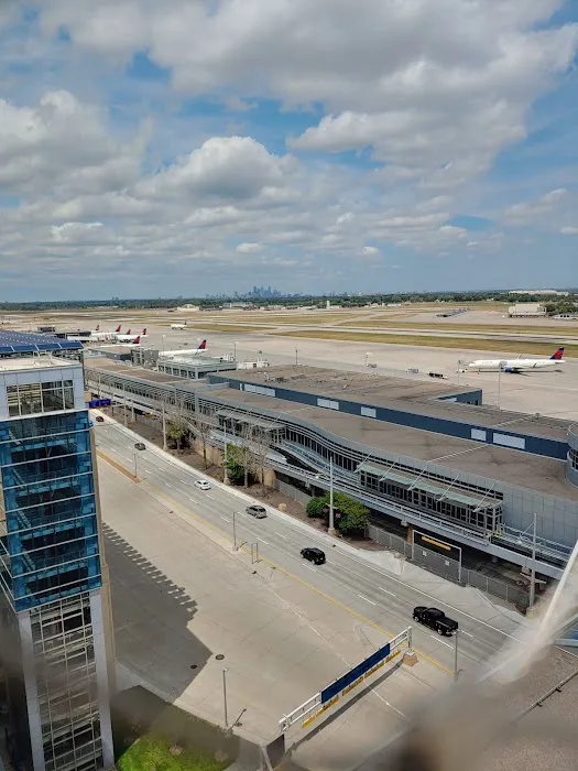 Hertz Car Rental - Saint Paul - Minneapolis-saint Paul International Airport (MSP) Picture 6