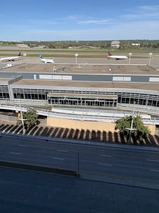 Dollar Car Rental - Minneapolis International Airport Picture 2