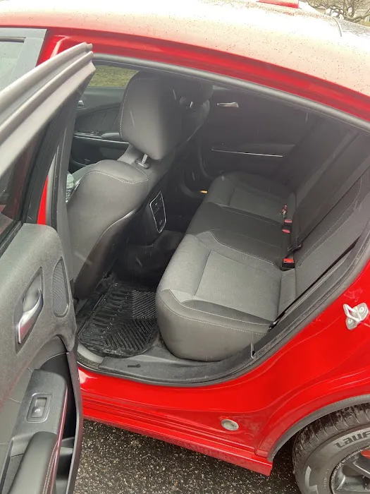 Top Tier premium car rental Picture 9