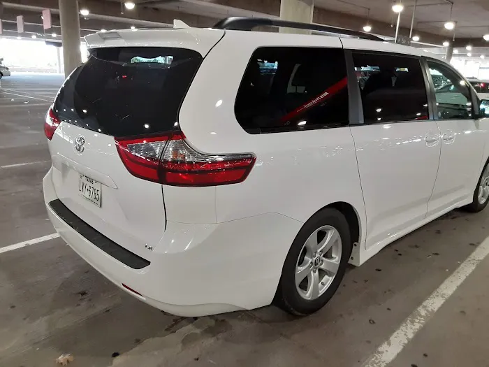 Budget Car Rental Picture 3