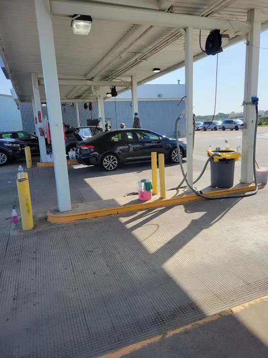 Dollar Car Rental - Dallas - Love Field Airport Picture 6