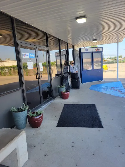 Dollar Car Rental - Dallas - Love Field Airport Picture 9