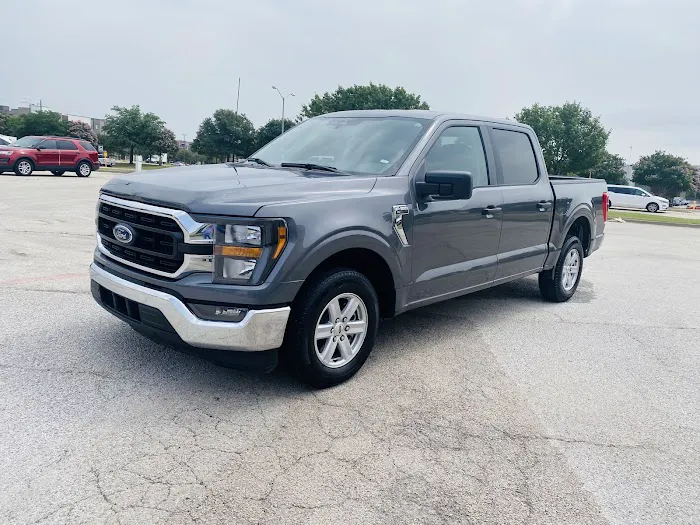CASTLE AUTO LLC Picture 5