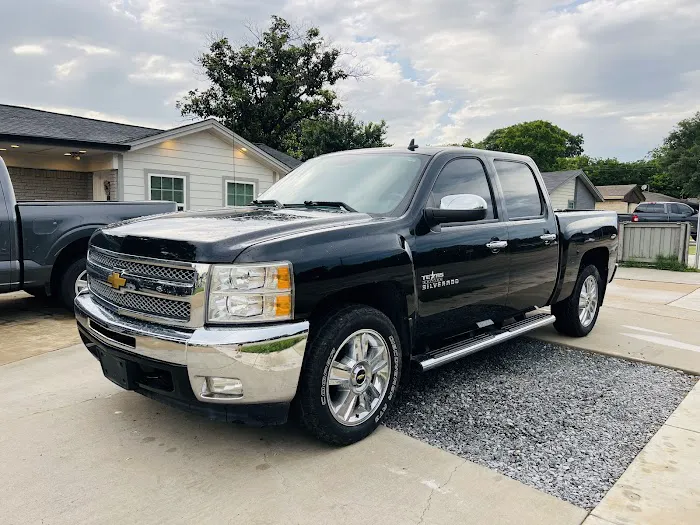 CASTLE AUTO LLC Picture 8