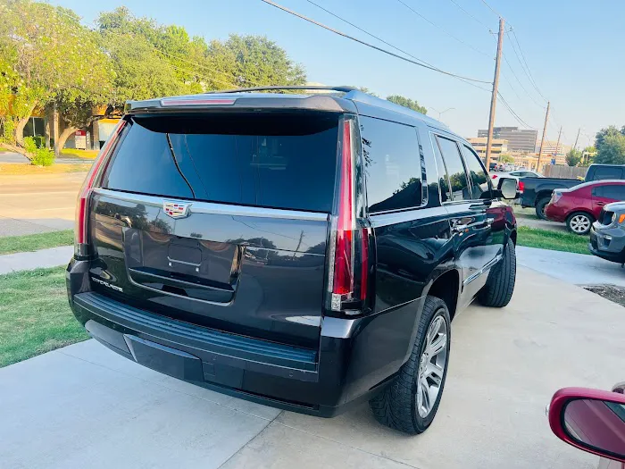 CASTLE AUTO LLC Picture 7