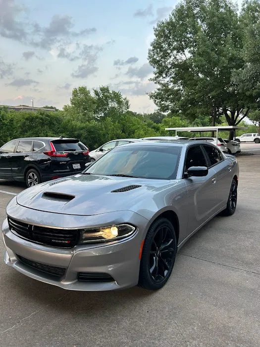 CASTLE AUTO LLC Picture 9