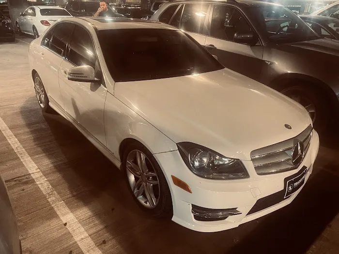 Executive Class Rentals Picture 8