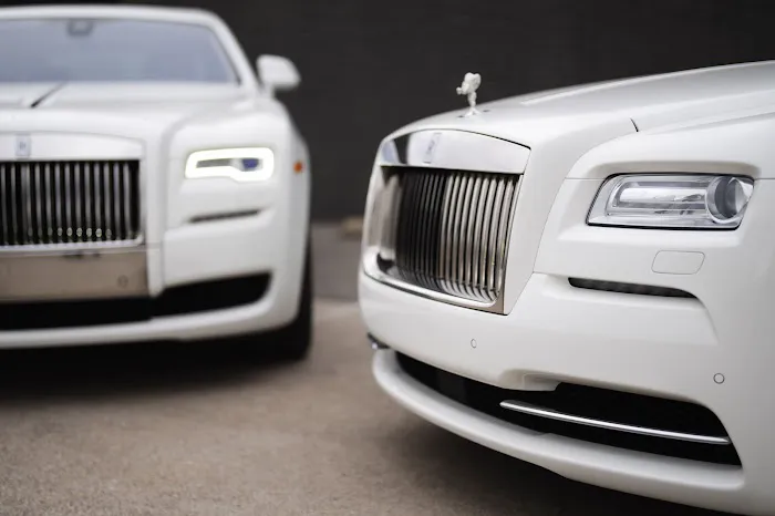 Foreign Oxygen Luxury Car Rental Picture 5