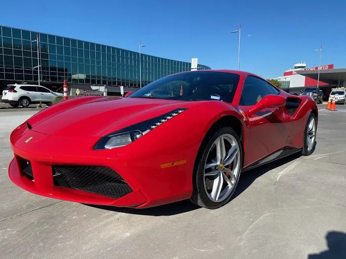 Foreign Oxygen Luxury Car Rental Picture 4